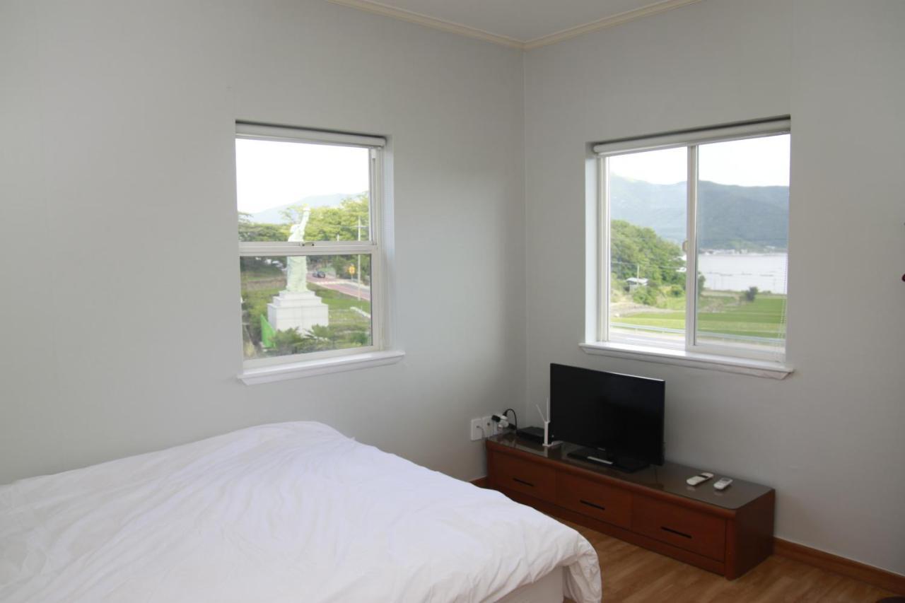 American Village Pension Manoa Namhae Zewnętrze zdjęcie