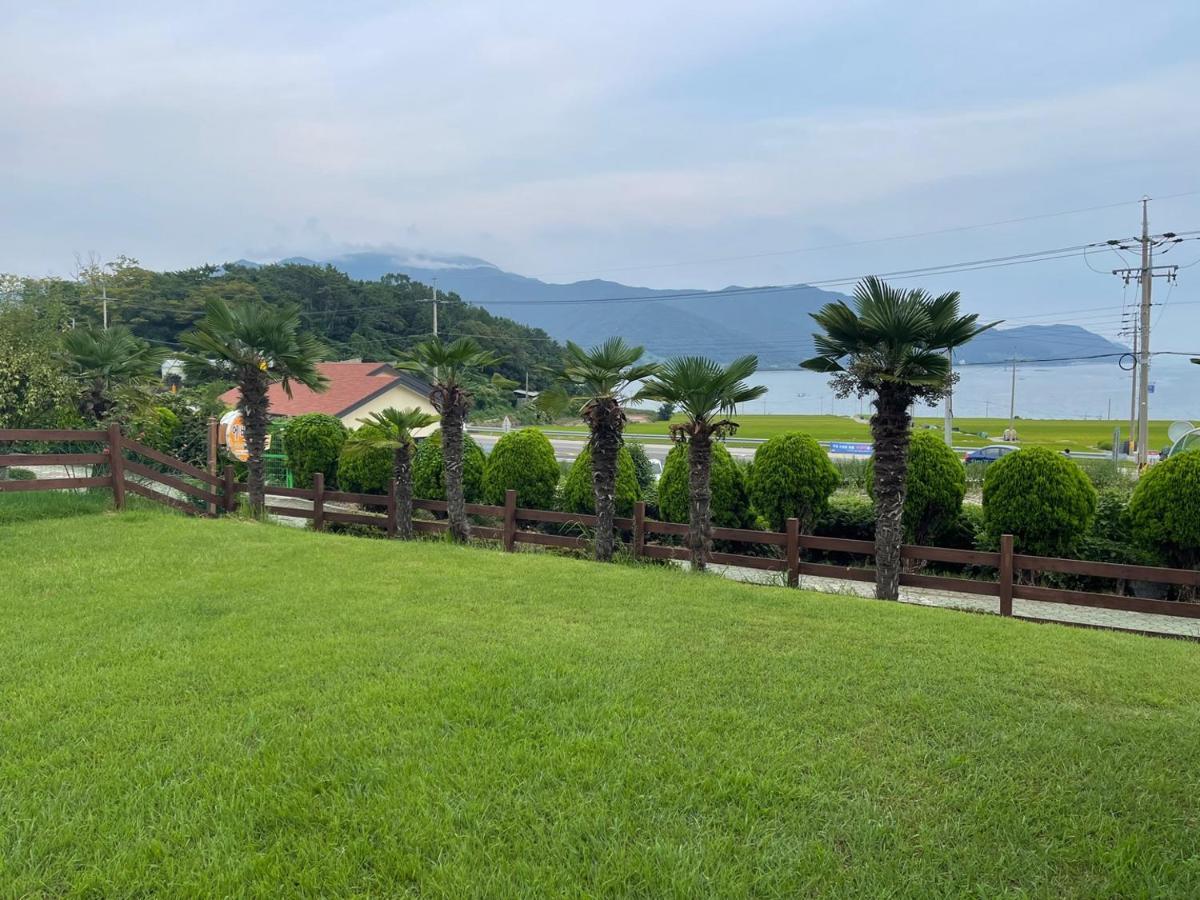 American Village Pension Manoa Namhae Zewnętrze zdjęcie
